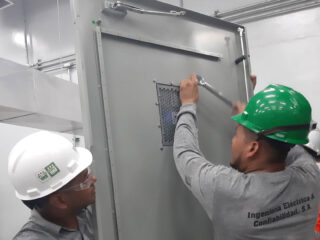 Mantenimiento en Sistemas Eléctricos como: Tableros Eléctricos, Banco de Capacitores, Interruptores de Transferencia