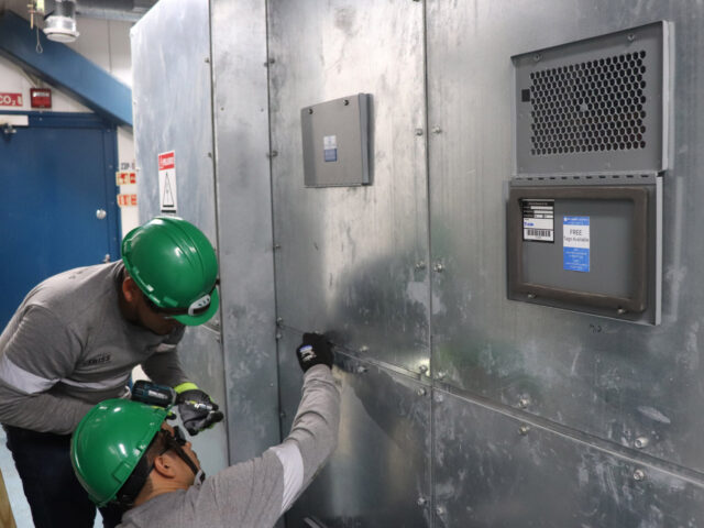 Instalación de Ventanas de Inspección Infrarroja IRISS - INGELCO